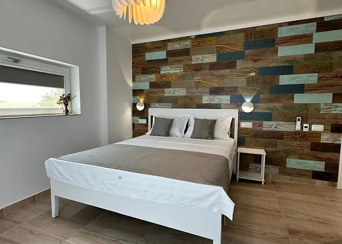 Halta Pescarus Douazeci si Trei August